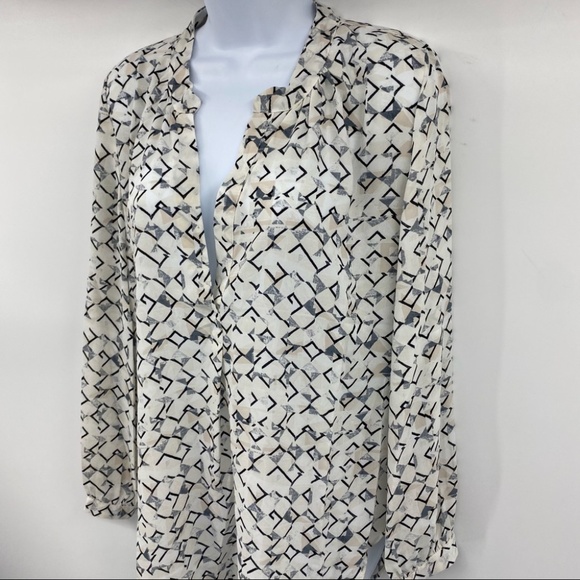 Olivaceous Semi-transparent Long Sleeve Tunic Blouse Size Medium NWOT - Picture 3 of 8